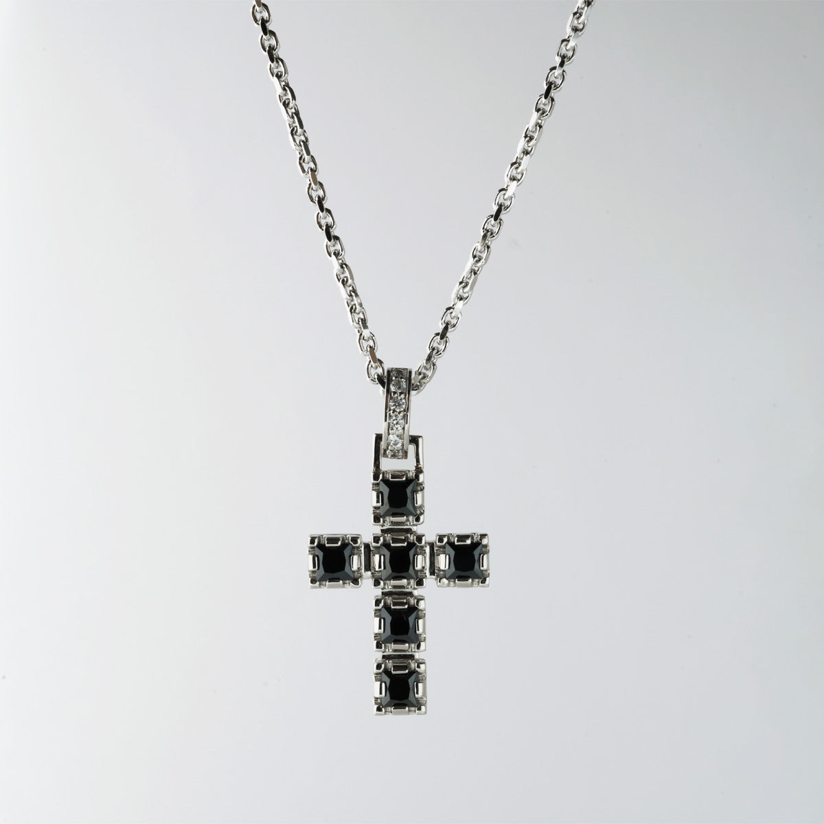 DUBj-289-1 Crown Cross Necklace -black-
