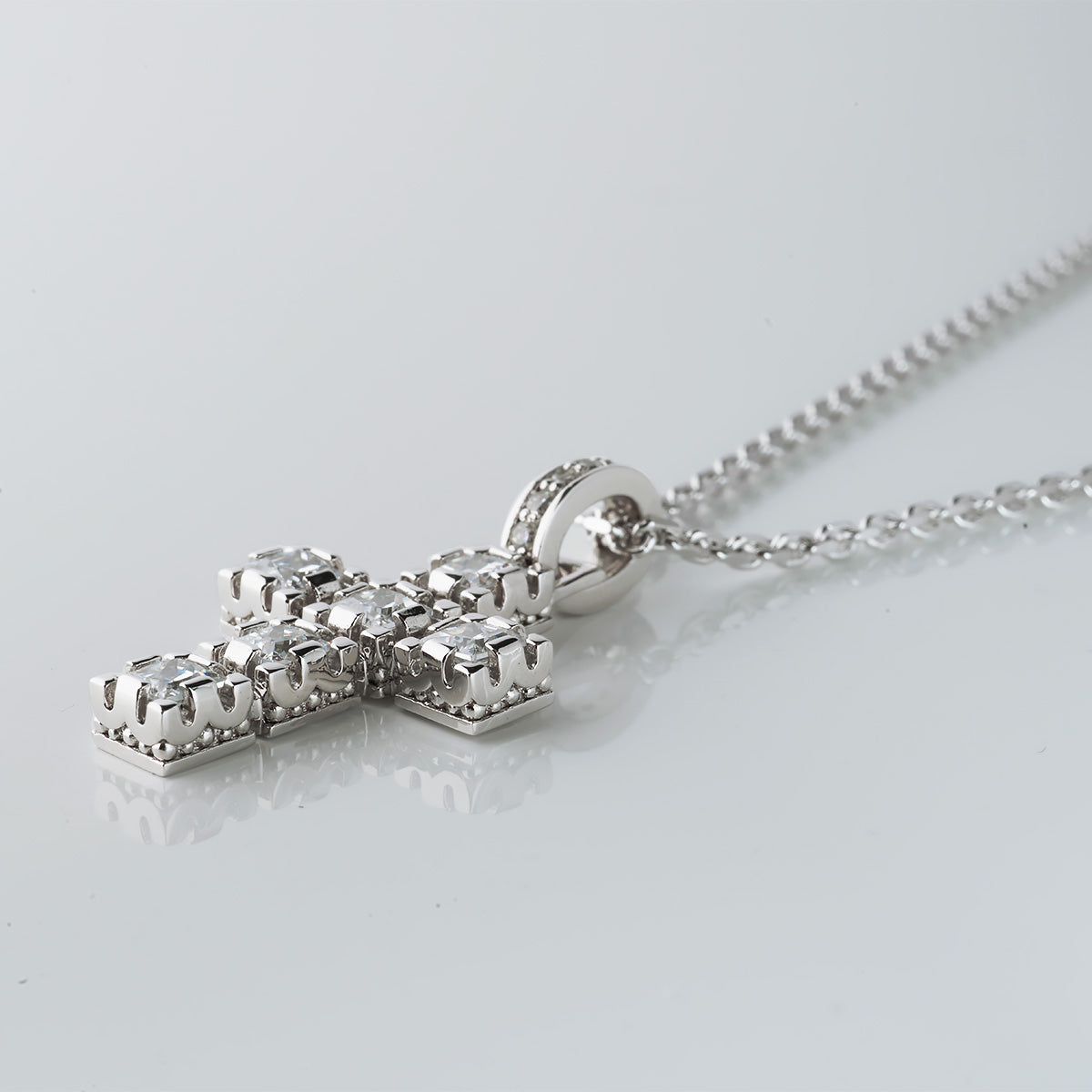 Crown Cross Necklace -white- DUBj-289-2 | DUBcollection – DUB Collection